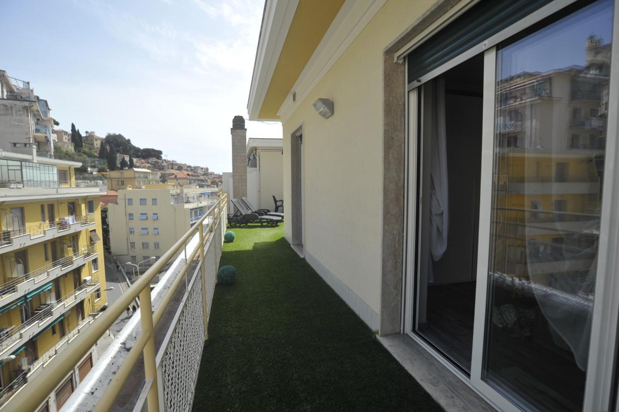 Casa Rosa Lucia Centrale Con Parcheggio 산레모 외부 사진